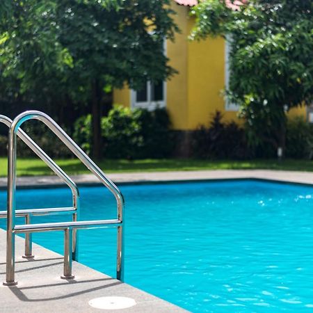 Saffronstays Casa Manga, Karjat - Pet-Friendly Pool Villa Near Nd'S Film World And Saltt Kültér fotó