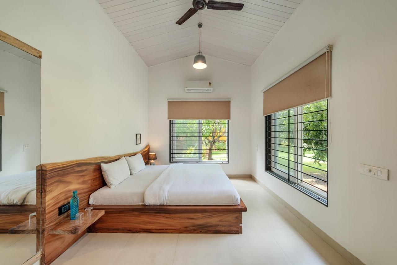 Saffronstays Casa Manga, Karjat - Pet-Friendly Pool Villa Near Nd'S Film World And Saltt Kültér fotó